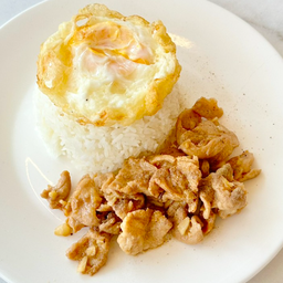 ข้าวหมูกะเทียม+ไข่ดาว