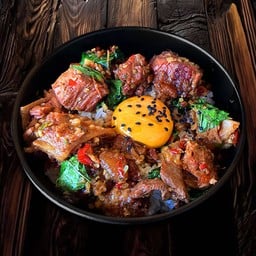 ข้าวกะเพราเนื้อตุ๋น