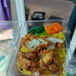 บะหมี่ไก่กรอบซอสเทริยากิ