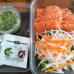 แซลมอน ซาซิมิ 100 กรัม