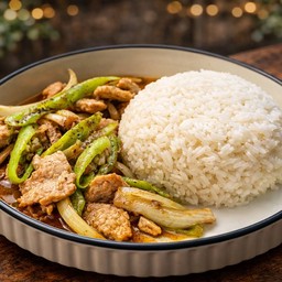 ผัดพริกหยวก ราดข้าว