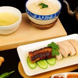 -ข้าวมันไก่สิงคโปร์+หมูแดงฮ่องกง-