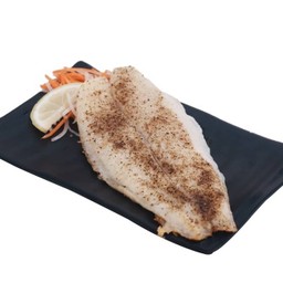 G01 สเต็กปลาแพนกาเซียสย่างเกลือหิมาลัย (Pangasius Steak Grilled with Himalayan Salt)