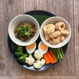 น้ำพริกหนุ่ม+แคปหมู+ไข่ต้ม