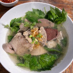 ต้มเลือดหมูจักรวาล