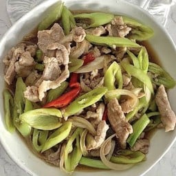 (เป็นกับข้าว)ผัดพริกหยวก