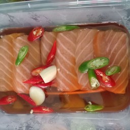 แซลมอนดอง