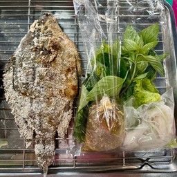 ปลาเผา+พร้อมชุดผัก