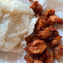 ข้าวเหนียวหมูทอดกระเทียมพริกไทย MRTบางหว้า