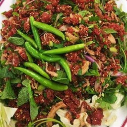 ก้อยเนื้อสับเล็กๆใส่ขม.ใส่มะนาวนิดๆ.รสแช้ปแบบอีสาน