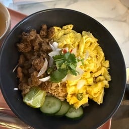 52.ข้าวผัดกะปิ หมูหวาน