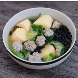 ต้มจืดเต้าหู้สาหร่ายหมูสับ