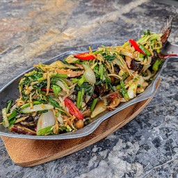 ปลาช่อนผัดขึ้นฉ่าย (ตัว)