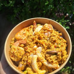 ข้าวผัดผงกระหรี่ทะเล