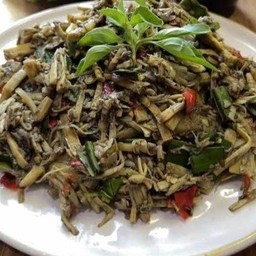 ยำหน่อใส่น้ำปู๋