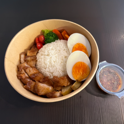 ข้าวหมูแม็กกี้ย่างน้ำจิ้มแจ่วไข่มะตูม