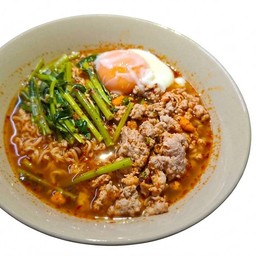 MAMA ต้มยำน้ำข้นใส่หมูสับใส่ไข่