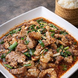 น้ำตกเนื้อชิ้น.รสจัดจ้านแบบอีสาน