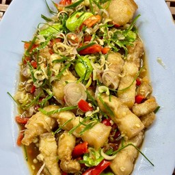 สามชั้นผัดกะปิ สะตอ