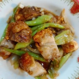 ผัดพริกหยวกหมูกรอบ(กับข้าว)