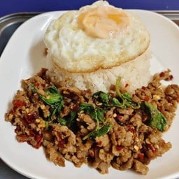กระเพราหมูสับ(กับข้าว)