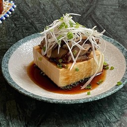 เต้าหู้เย็น ราดซอสหมูชาชู