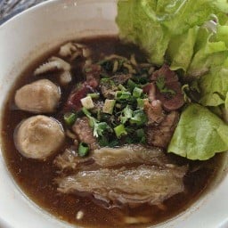 พรานล่อเนื้อ แอนด์ สุกี้หนีน้ำฯ(马) หางดง เชียงใหม่