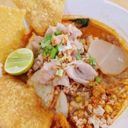 ช้างไทย เย็นตาโฟต้มยำทะเล