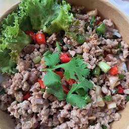 ข้าวหมูสับคั่วพริกเกลือ