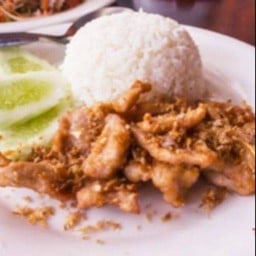 อาหารตามสั่งส้มตำ&ข้าวแกงฮาลาล (ร้านโฟกัส)