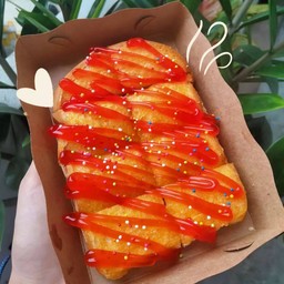 ขนมปังปิ้งสตอเบอรี่+นม