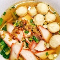 ร้านก๋วยเตี๋ยวชายสี่ ตลาดเจ๊ผ่องชัยพฤกษ์