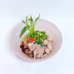 ก๋วยเตี๋ยวน้ำใสเนื้อ