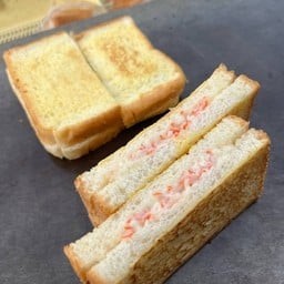 แซนวิชสลัดปูอัด