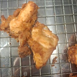 อกไก่ทอดกลาง 1 ชิ้น