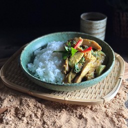 ข้่าวไก่ย่างผัดซอสเขียวหวาน