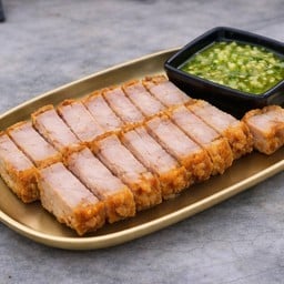 กรอบกร้าว ชายไทยหมูกรอบ ทางไปกองบิน56