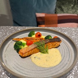 สเต็กปลาแซลมอน มันบด