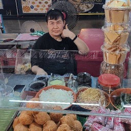 ยำแหนมข้าวทอดกิเลน