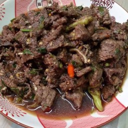 ก้อยเนื้อคั่วไม่ขม...รสจัดแบบอีสาน