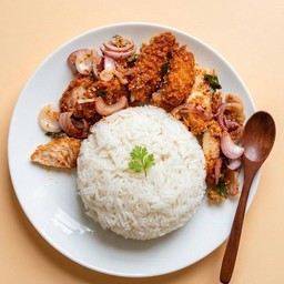 ข้าวยำไก่แซ่บ