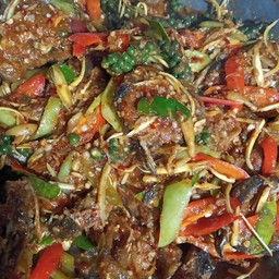 ผัดฉ่าปลาดุก