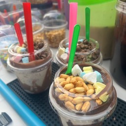 นมเหนียว มุมตึก 79