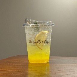Lemon Soda (เลมอนโซดา)