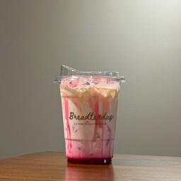 Pink Milk (นมชมพู)
