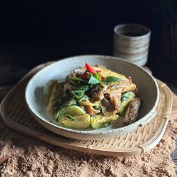 ไก่ย่างผัดซอสเขียวหวาน