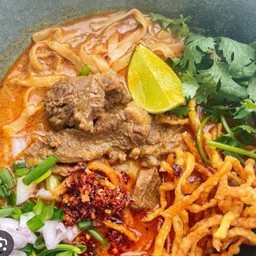 ข้าวซอยเนื้อ