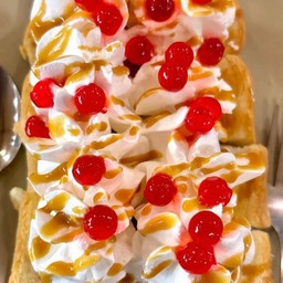 ขนมปังปิ้งเยลลี่วิปครีม
