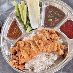 ป๋านันข้าวหมูทอดไก่ทอดลาดกระบัง ลาดกระบัง