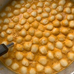 ขนมจีนน้ำยายายป้อม ซอยอุทัยฟาร์ม